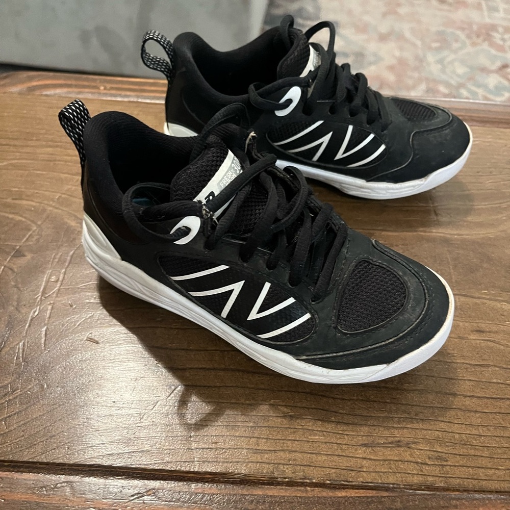 New Balance 3000v7 Boys Cleats - size 12 - worn one season